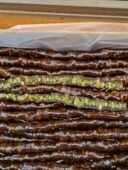 Fıstıklı Sucuk (SADE PEKMEZ) ( 500 GR )